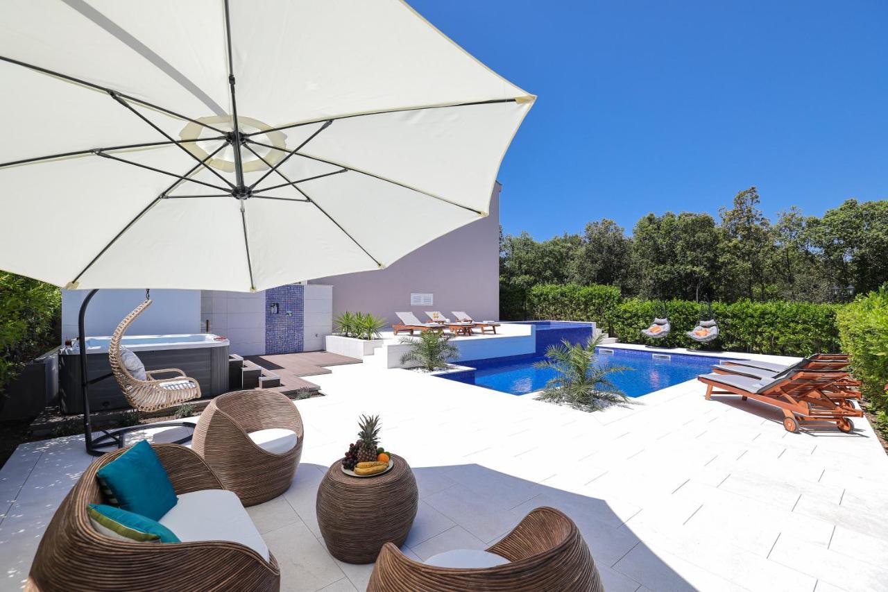 Villa Pino With Pool, Sauna & Jacuzzi Petrcane Exterior foto