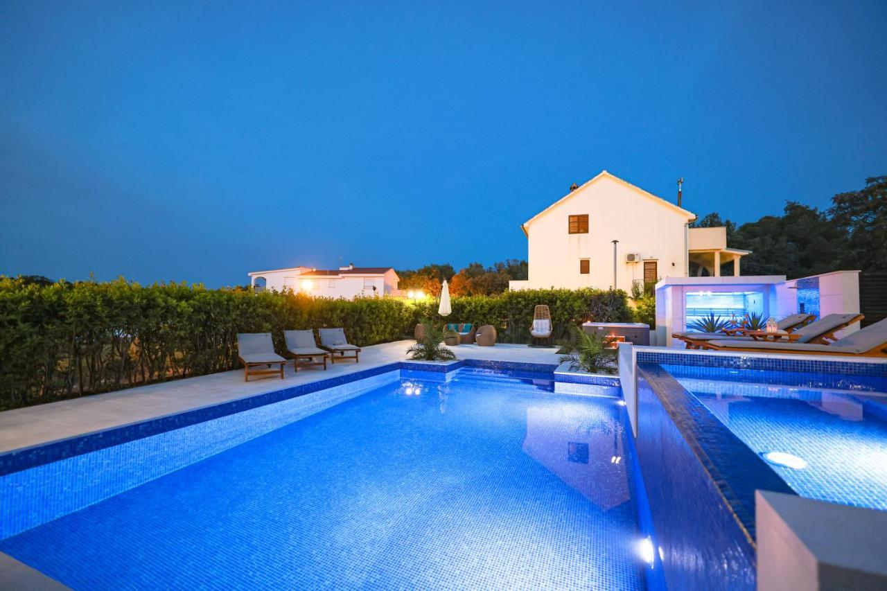 Villa Pino With Pool, Sauna & Jacuzzi Petrcane Exterior foto