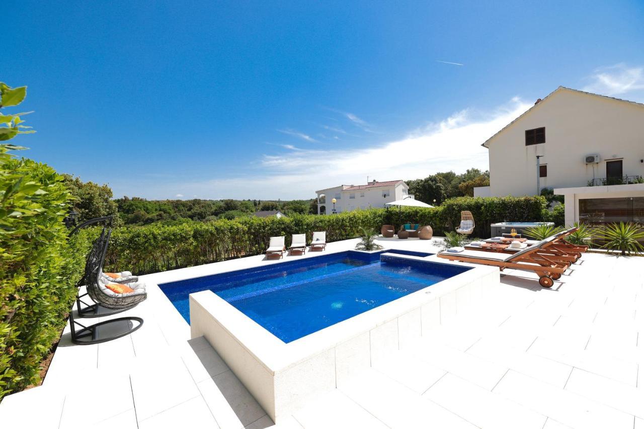 Villa Pino With Pool, Sauna & Jacuzzi Petrcane Exterior foto