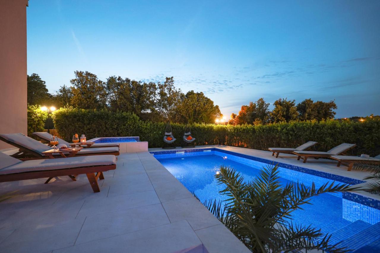 Villa Pino With Pool, Sauna & Jacuzzi Petrcane Exterior foto